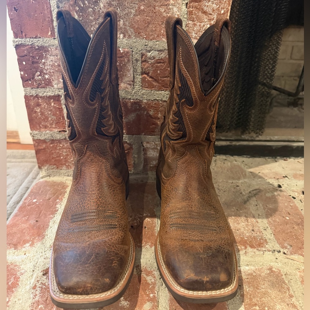 Ariat Cowpuncher VenTEK Cowboy Boots, size 8 - Picture 2 of 4